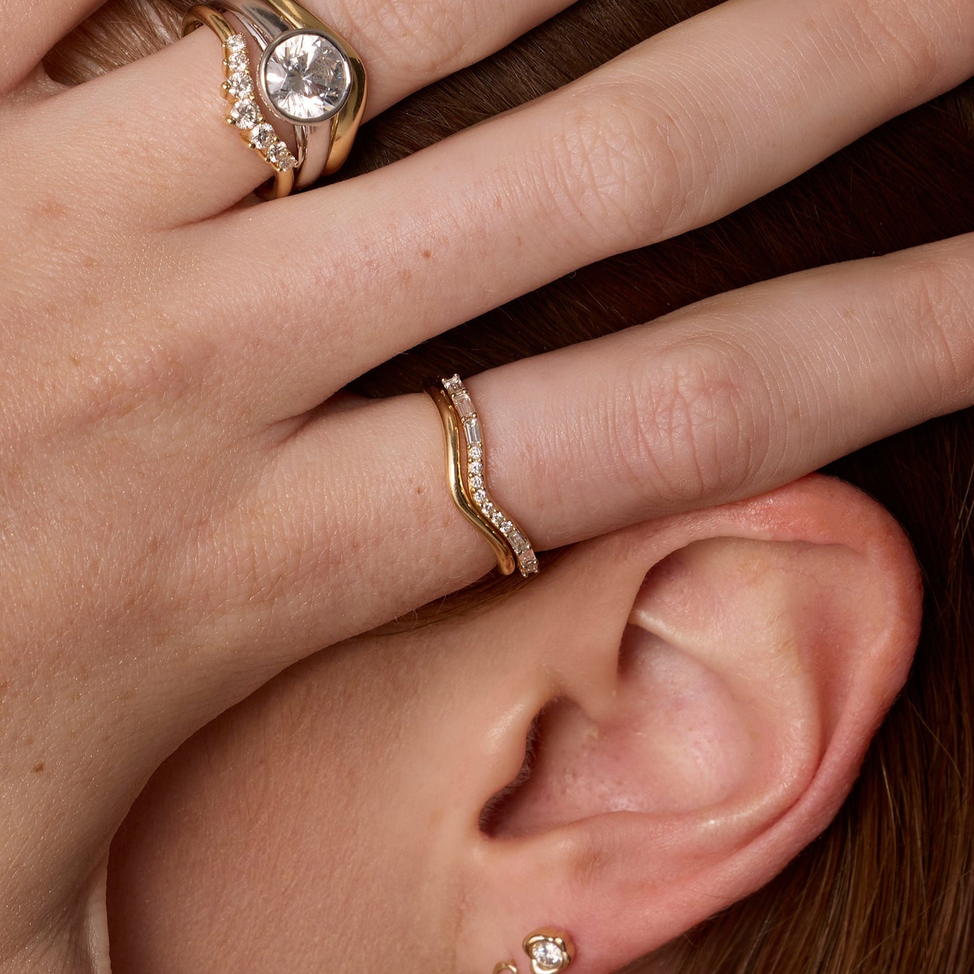Close up of Everyday Wave Band - 1.5mm on hand