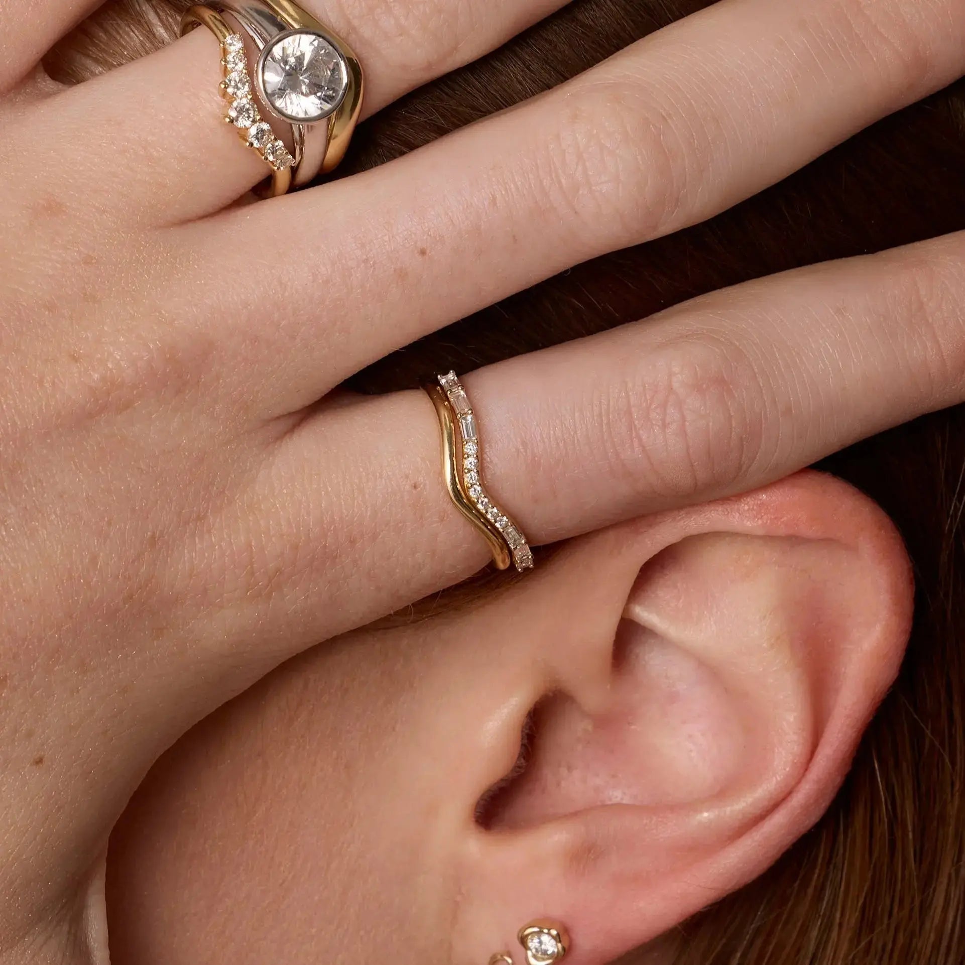 Close up of Everyday Wave Band - 1.5mm on hand