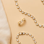 Lisse Eternity Band Flat Lay