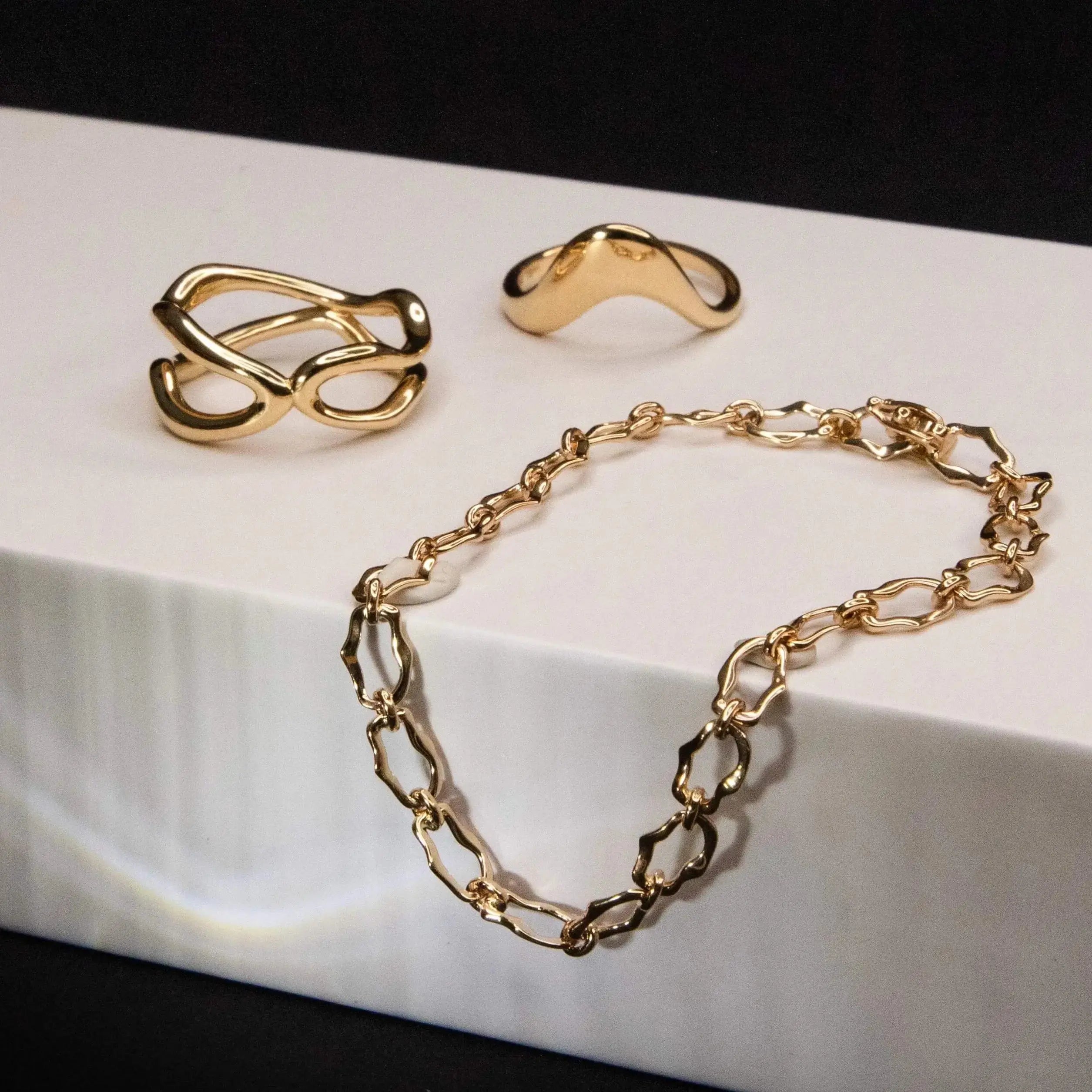8mm Sculpted Link Gold Bracelet Marrow Fine