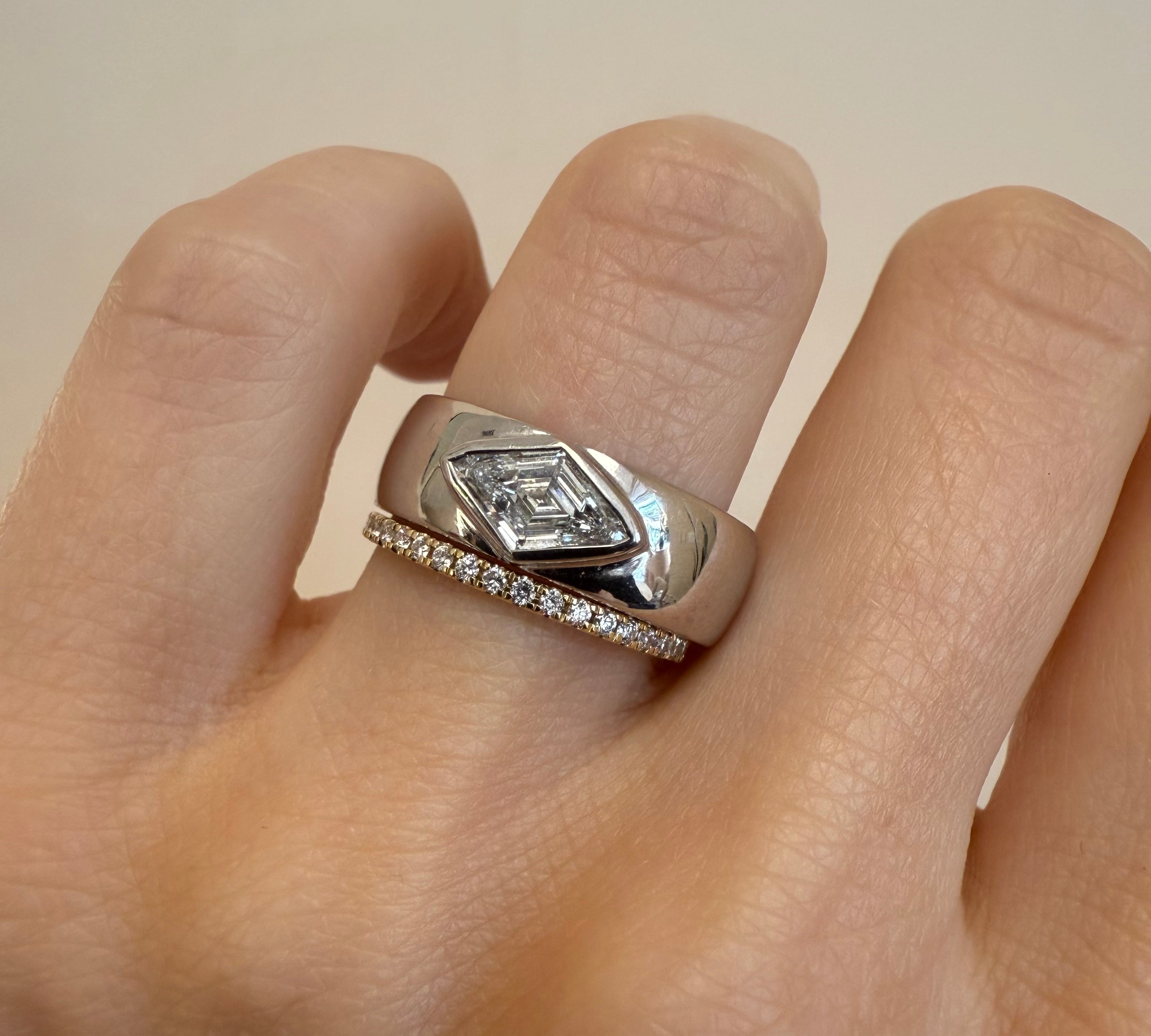 .53ct White Diamond Kite Cigar Band [on hand]