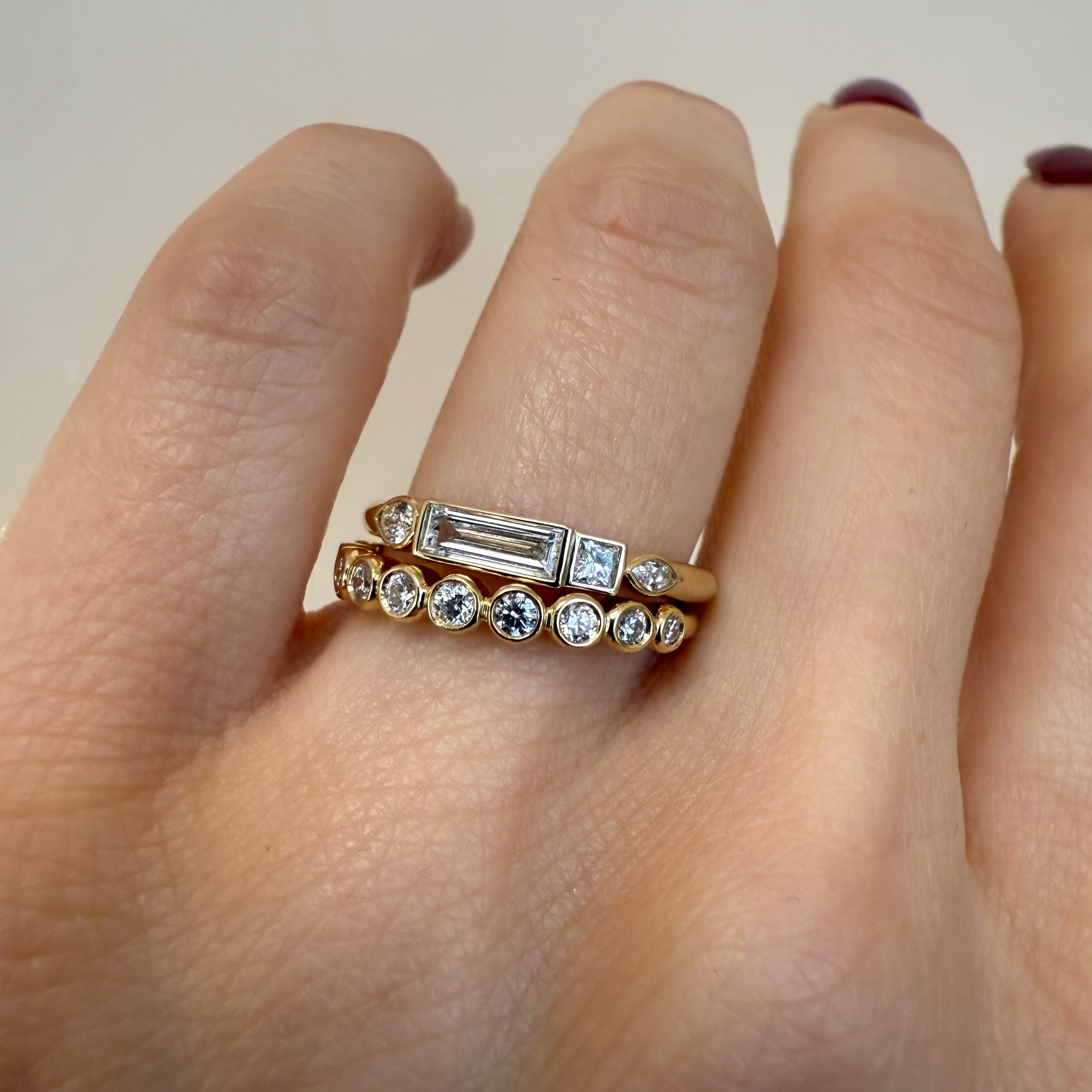 0.32ctw White Diamond 4 Shaped Linear Band Marrow Fine