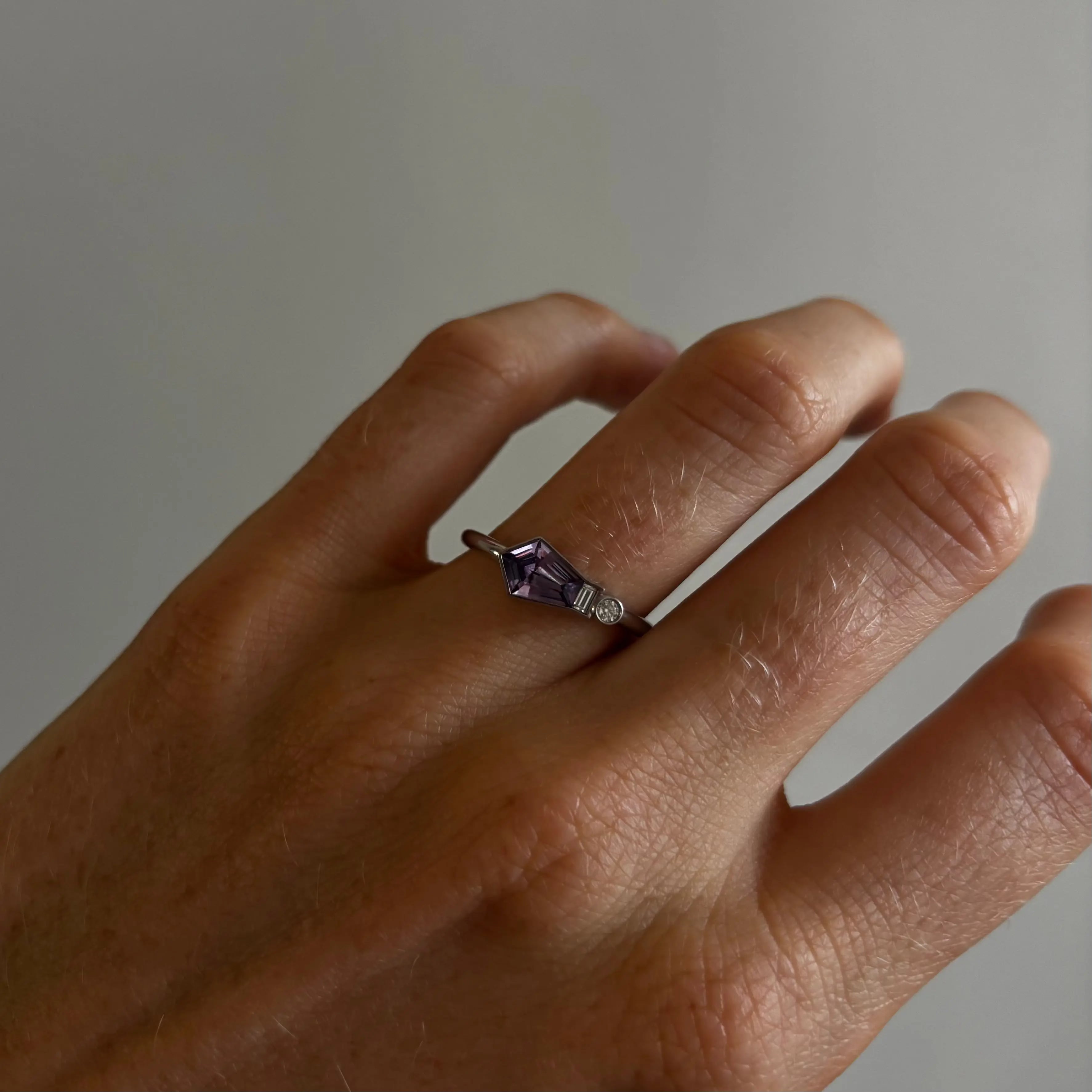0.97ct Sapphire and Diamond Linear Band [on hand]