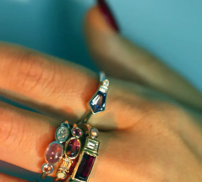 0.97ct Sapphire and Diamond Linear Band [On Hand]