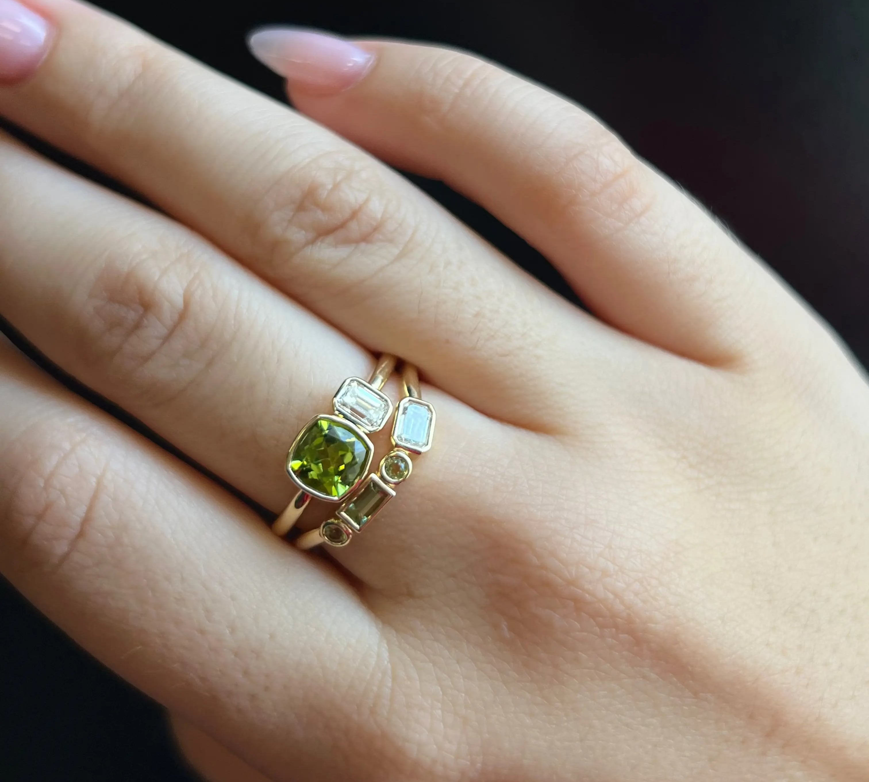 1.10ct Peridot and Diamond Toi et Moi with Tracer Band [on hand]