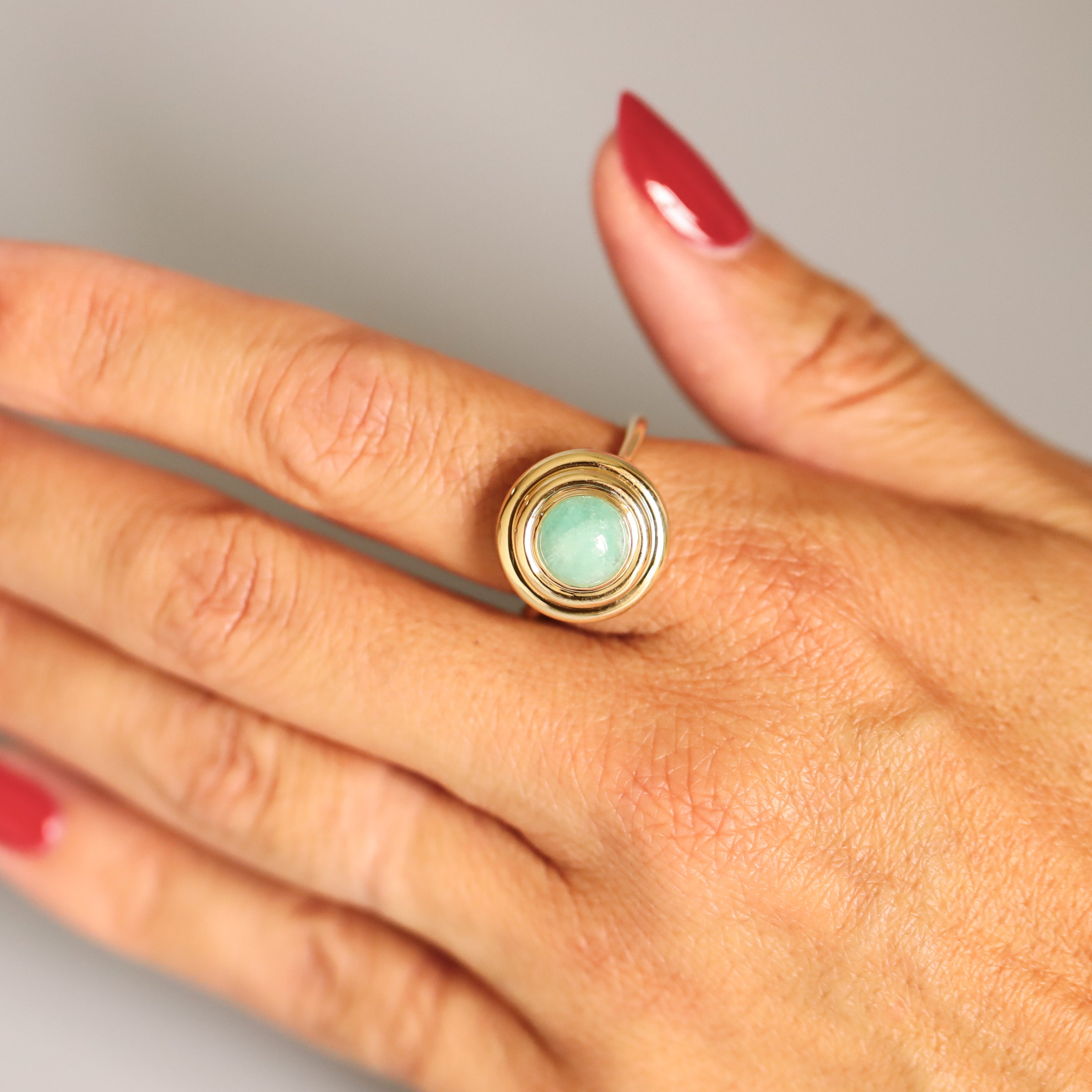 2.04 Beryl In-Orbit Ring on hand