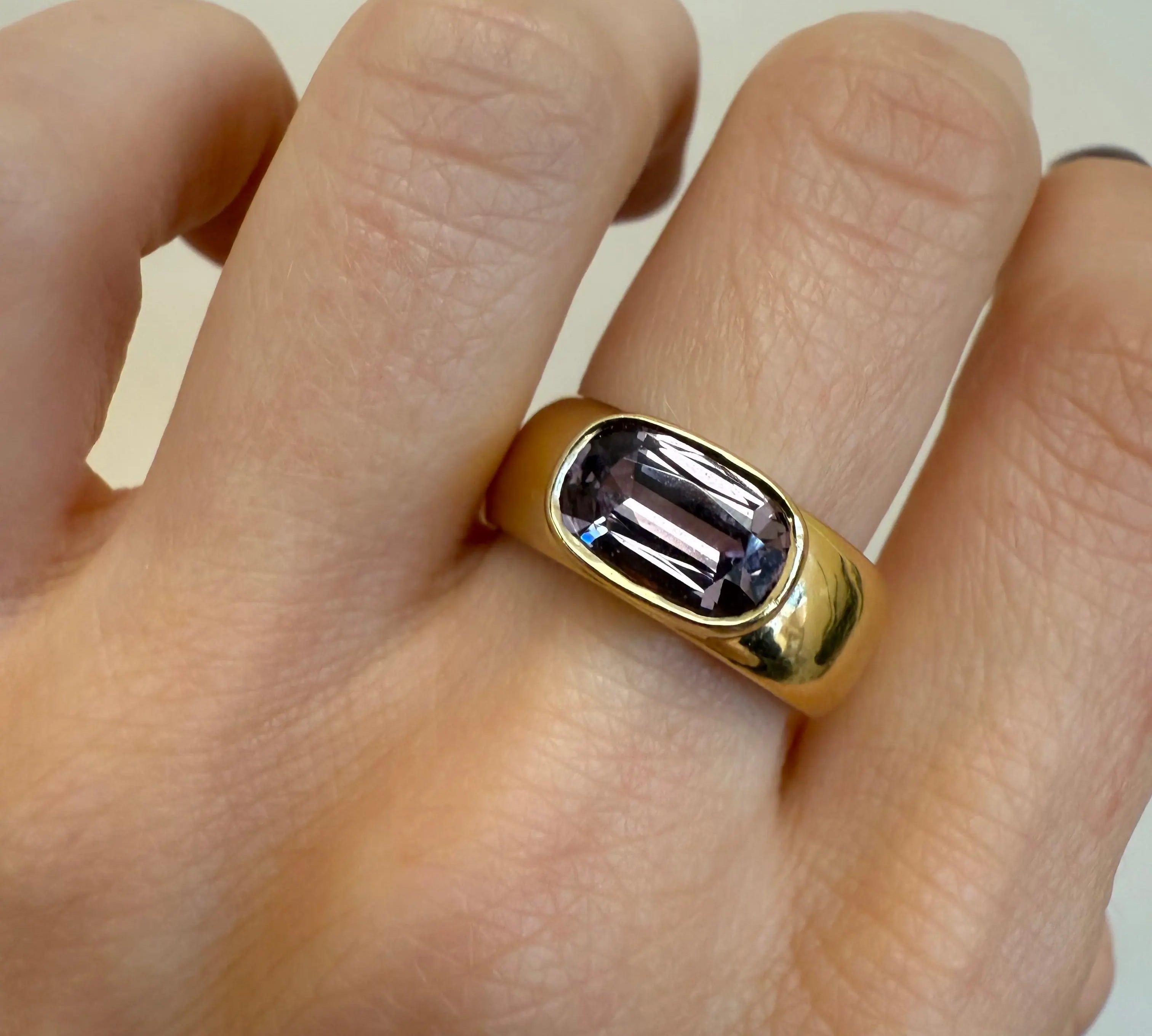 2.39ct Spinel Cigar Band [on hand]