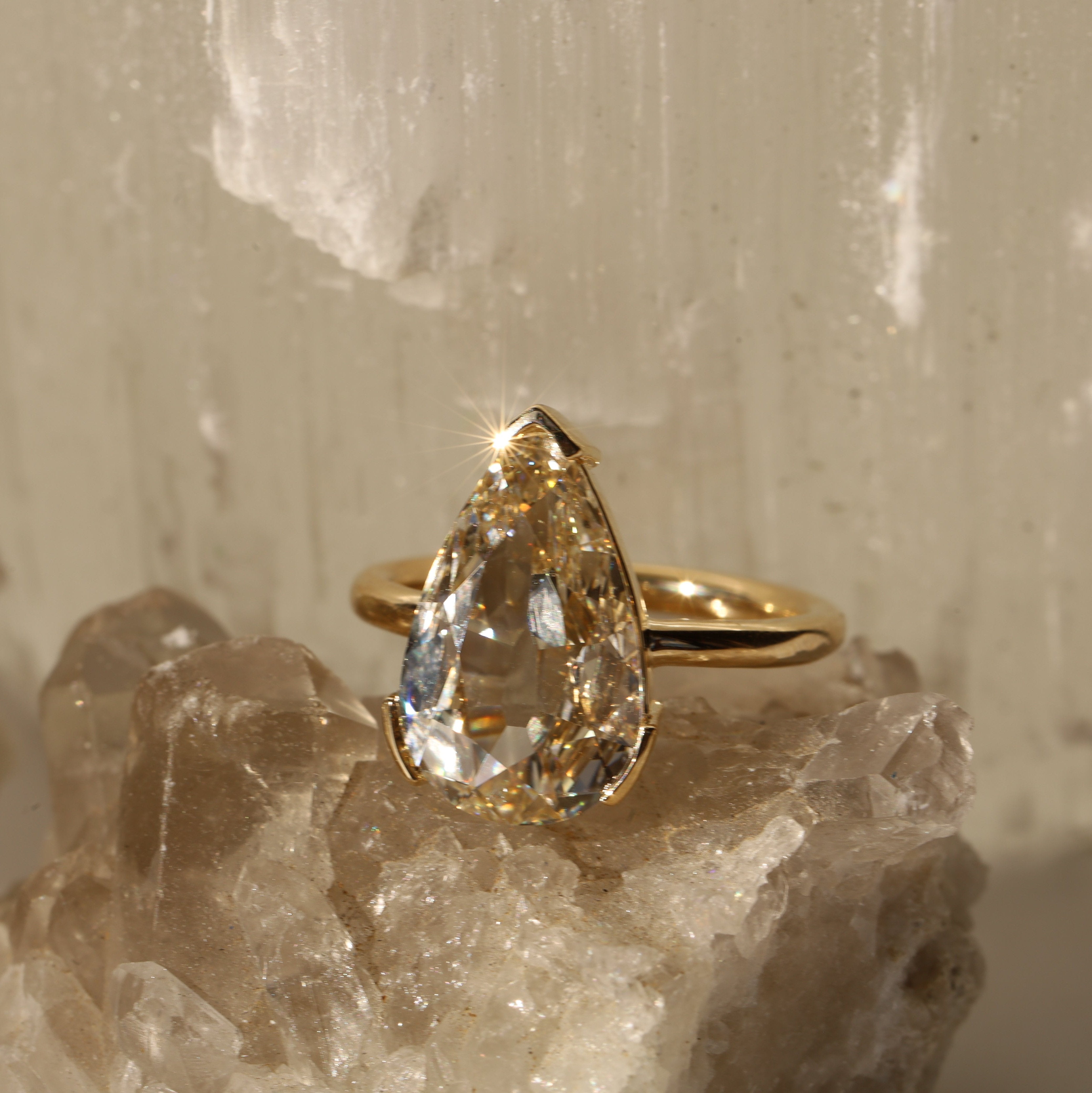 4.03ct Diamond Sloane [flat lay]