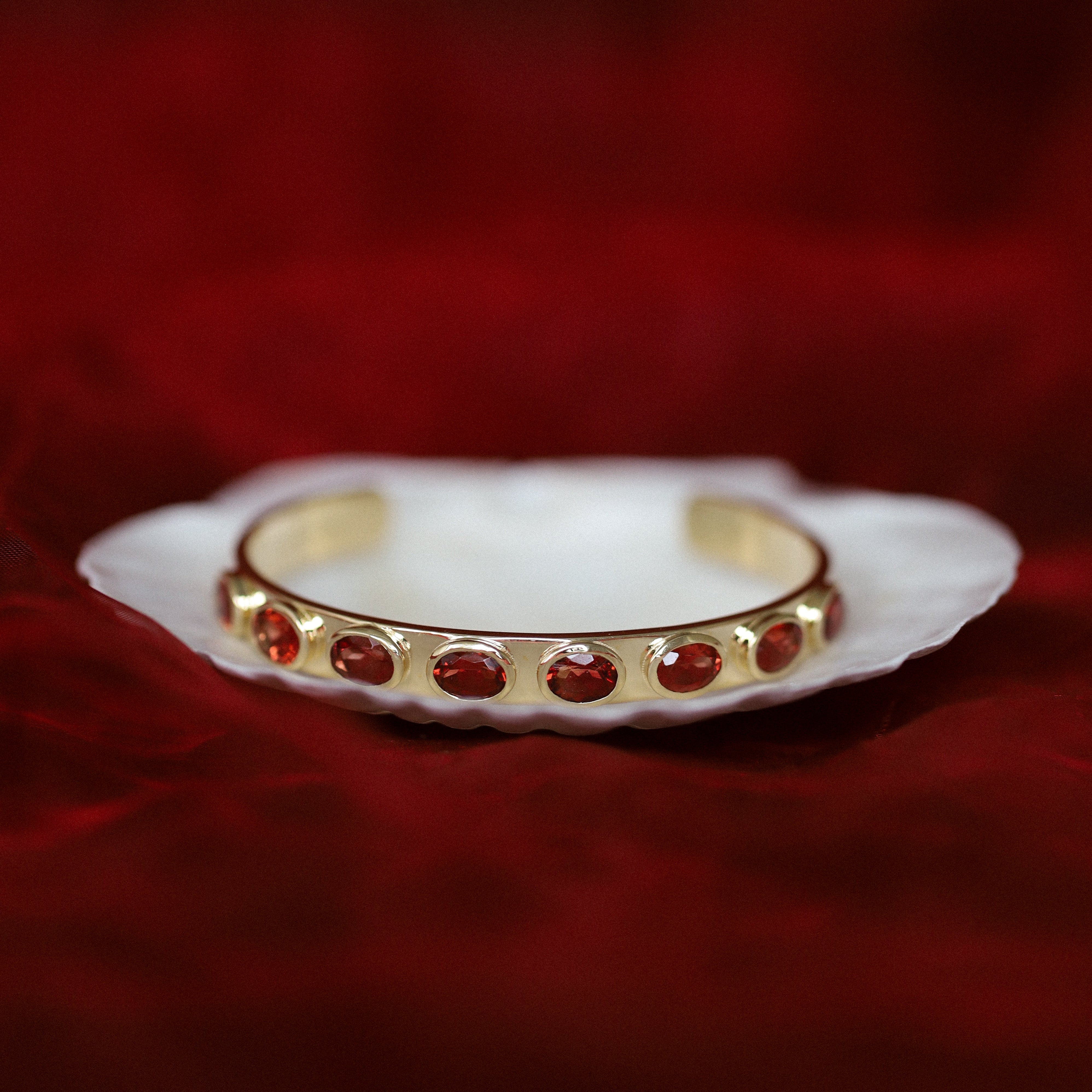 6.20tcw Sunstone Cuff [Yellow Gold] Flat Lay