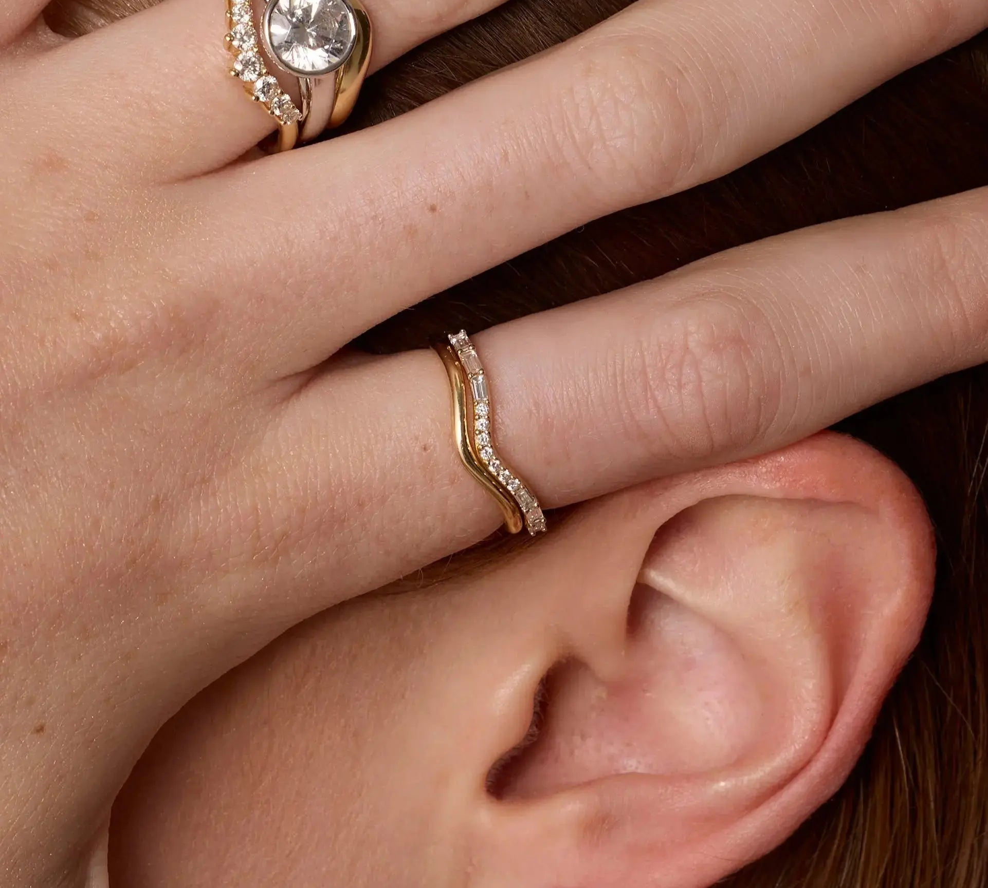 Close up of Everyday Wave Band - 1.5mm on hand