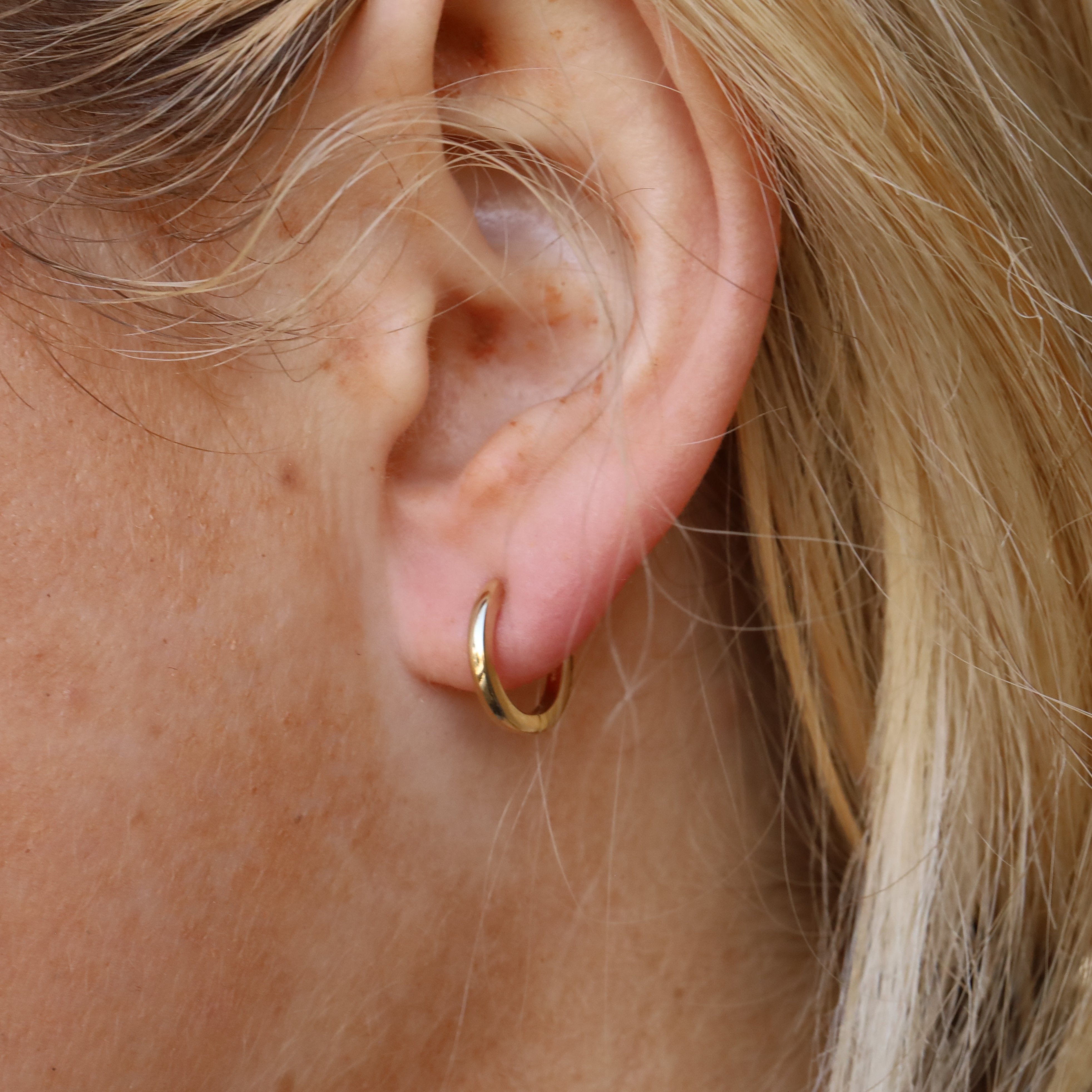 Everyday Mini Gold Huggies - 12.5mm [in ear]