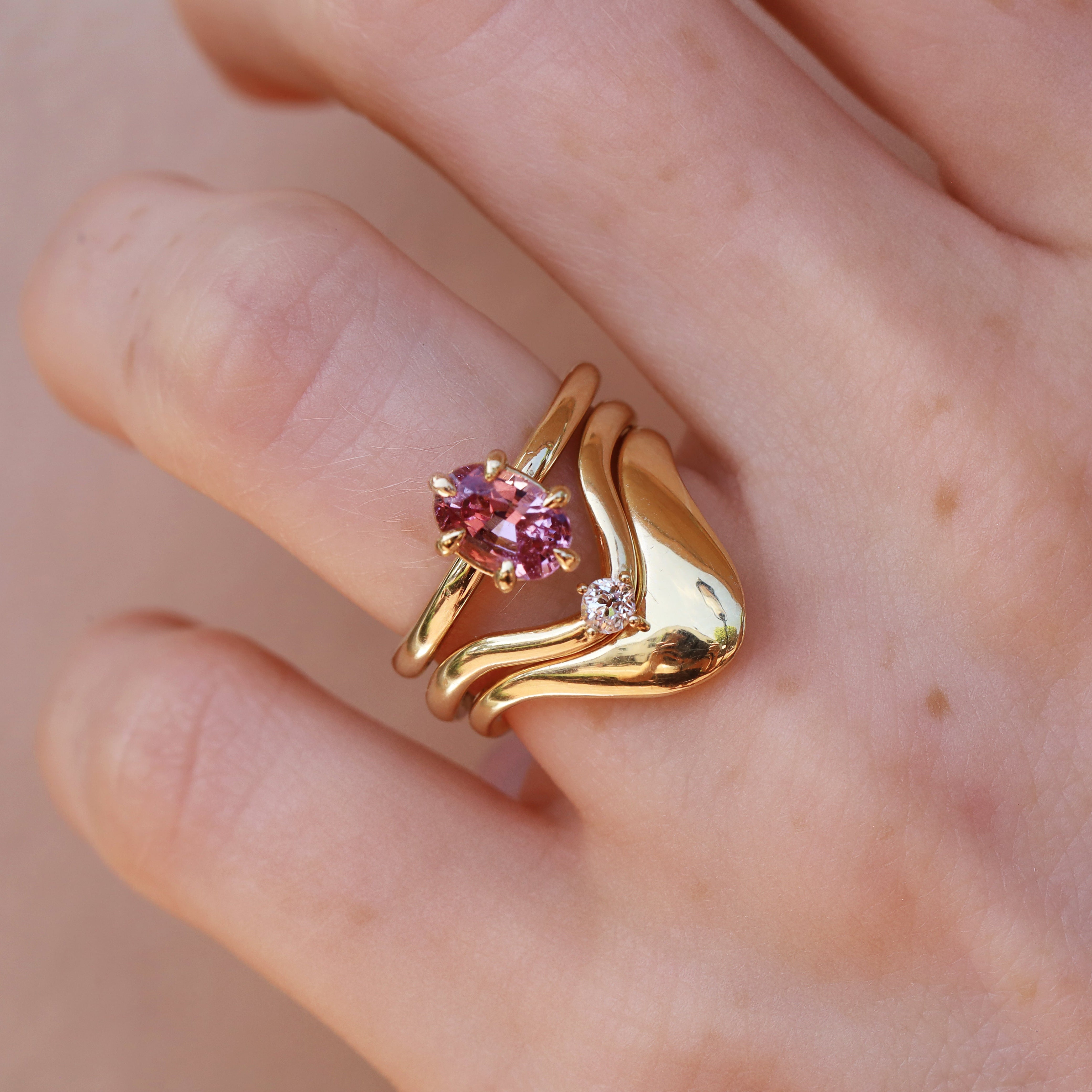 1.16ct Spinel Maeve Ring [Yellow Gold] with two stacking bands
