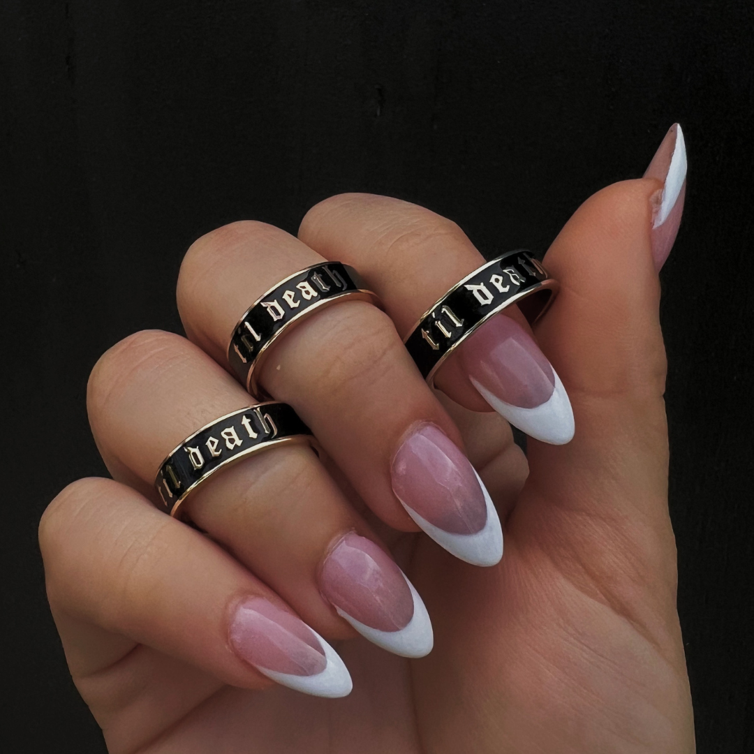 Enamel jewelry trend outlet