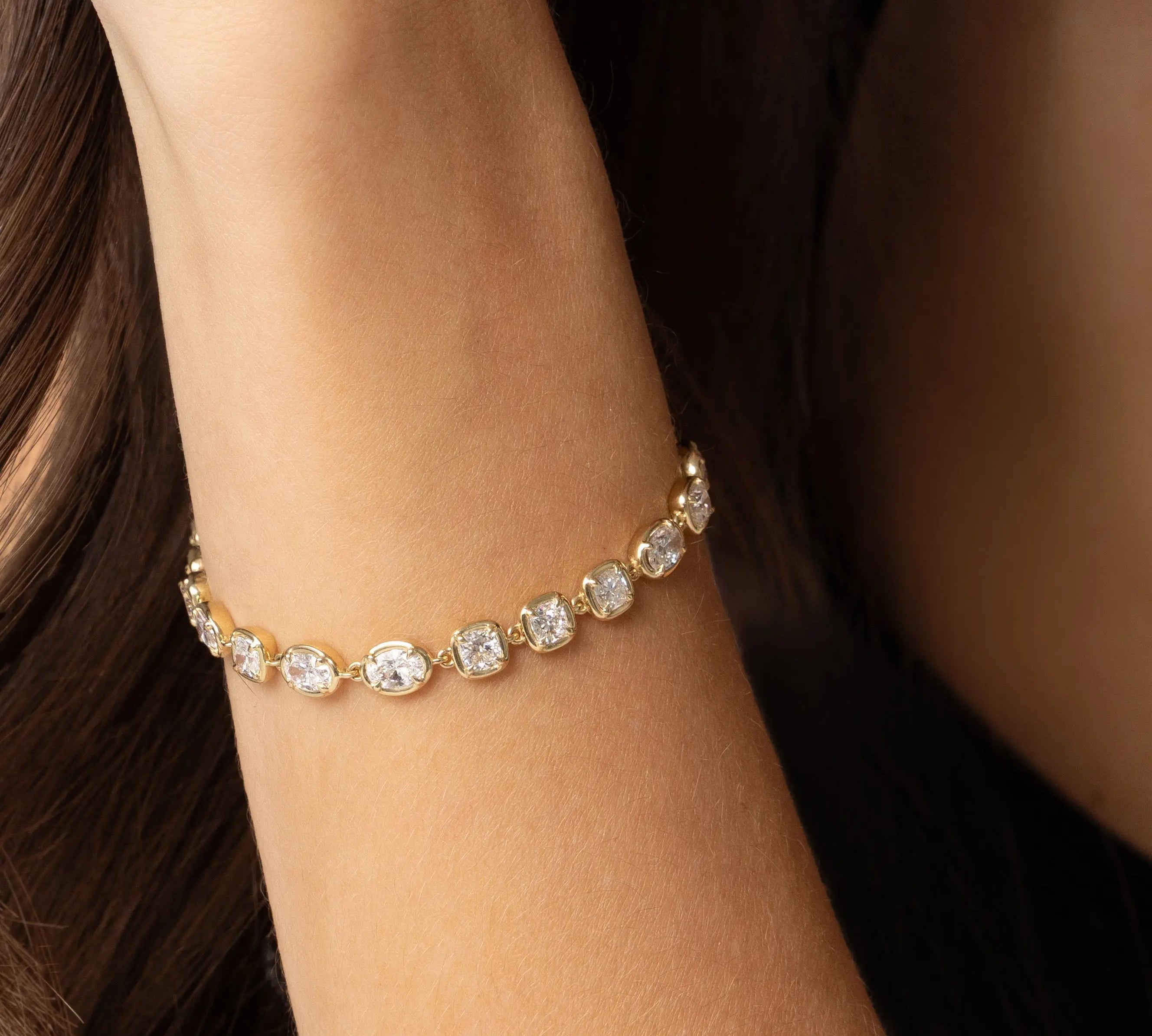 Close up of Lisse Tennis Bracelet on wrist