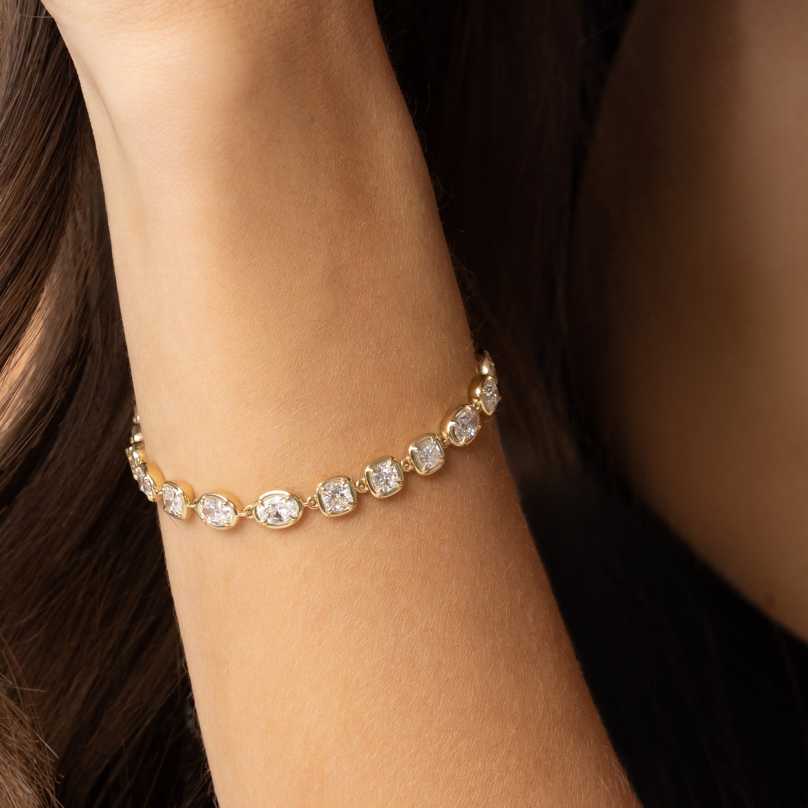 Close up of Lisse Tennis Bracelet on wrist