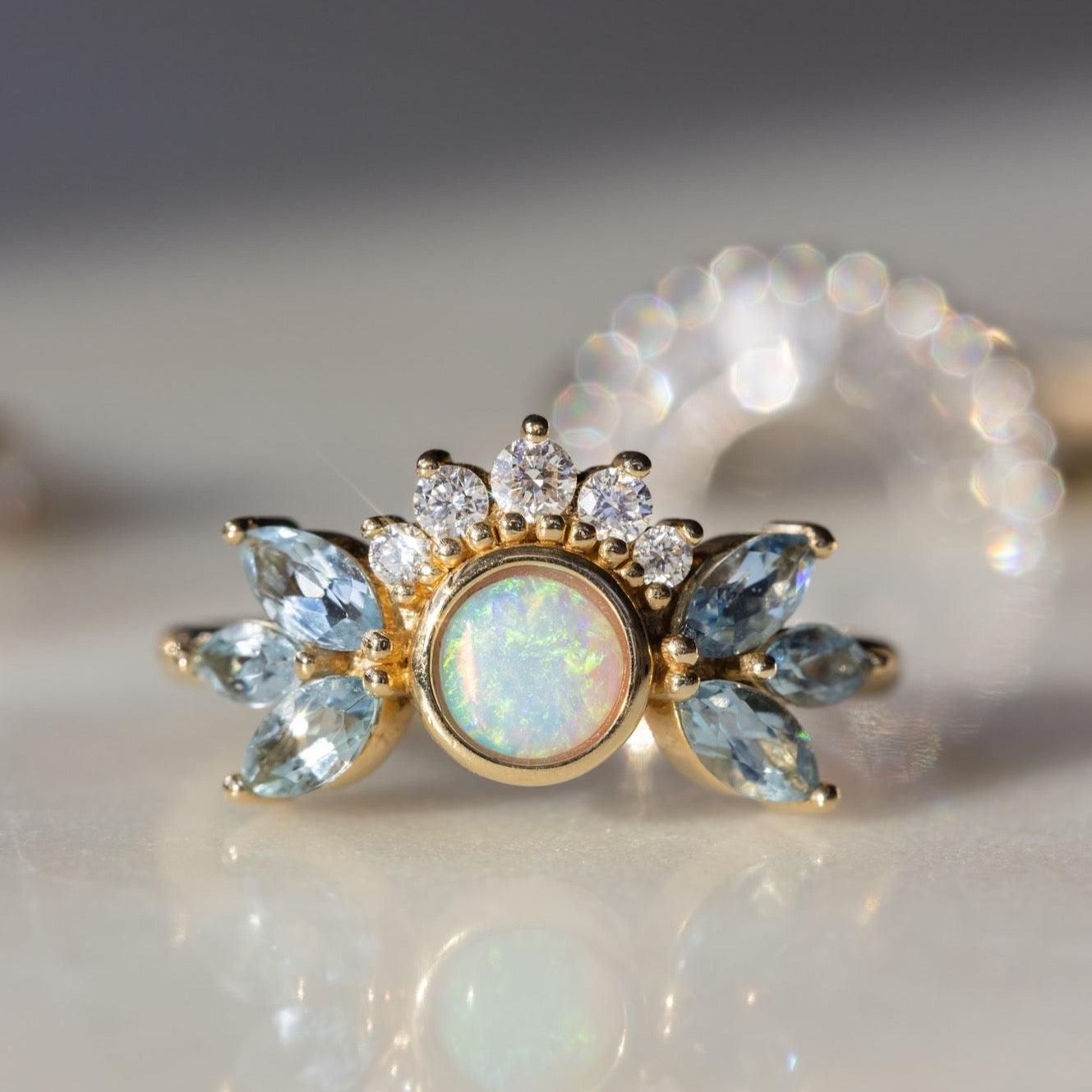 The Resplendent Aquamarine Gold Ring