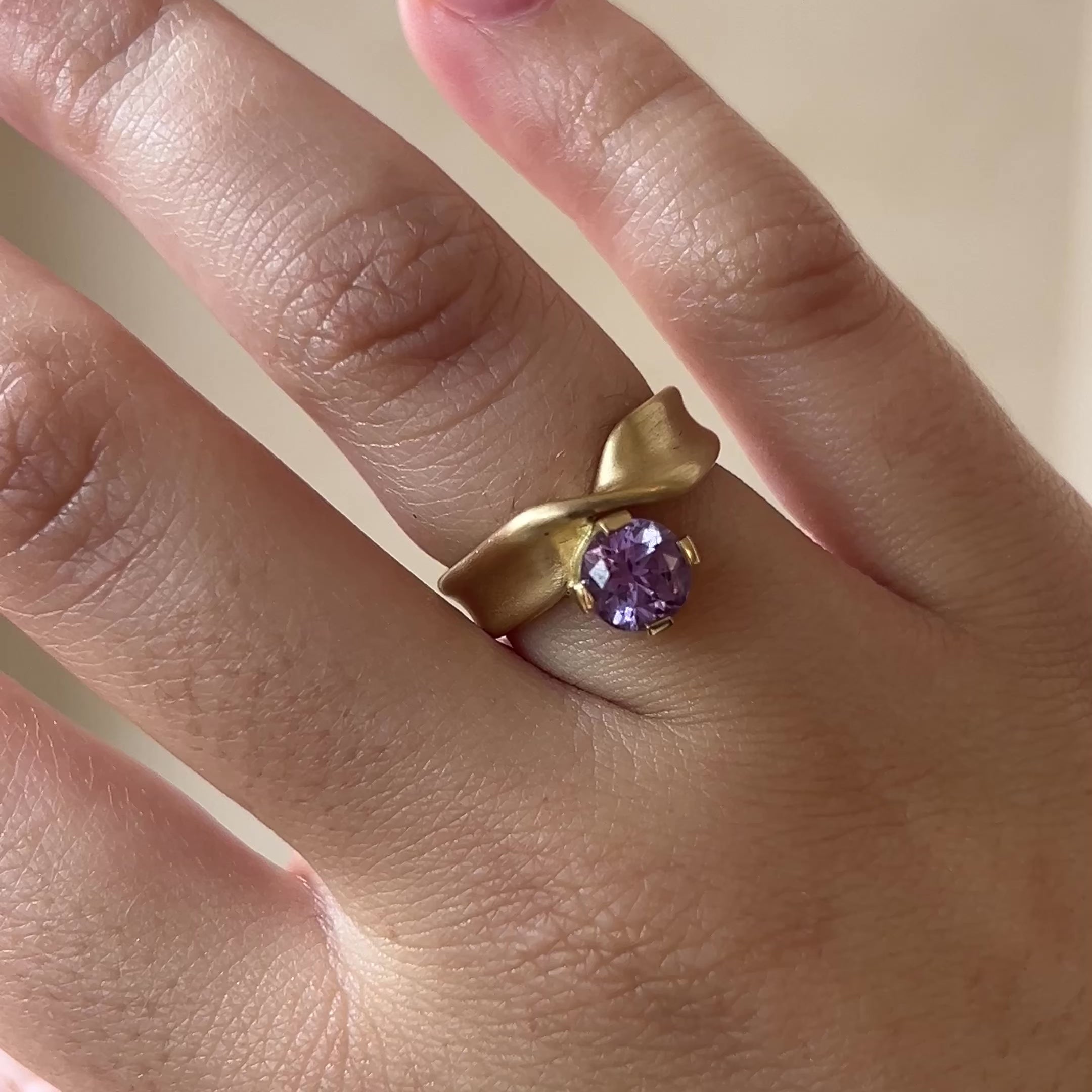1.45ct Purple Sapphire Twist Ring [on hand]