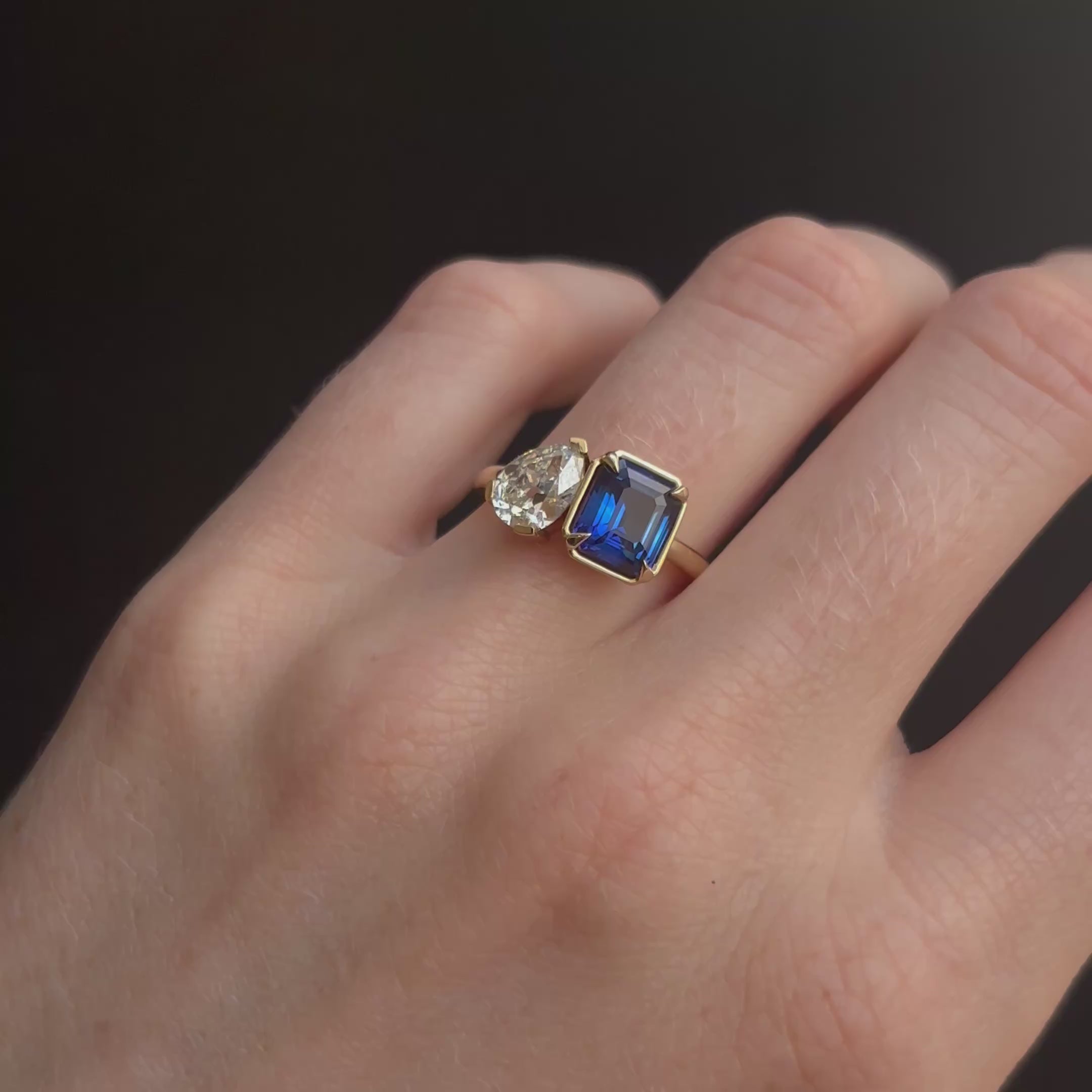 1.02ct Pear Shape Diamond and 2.09ct Sapphire Toi et Moi [on hand]