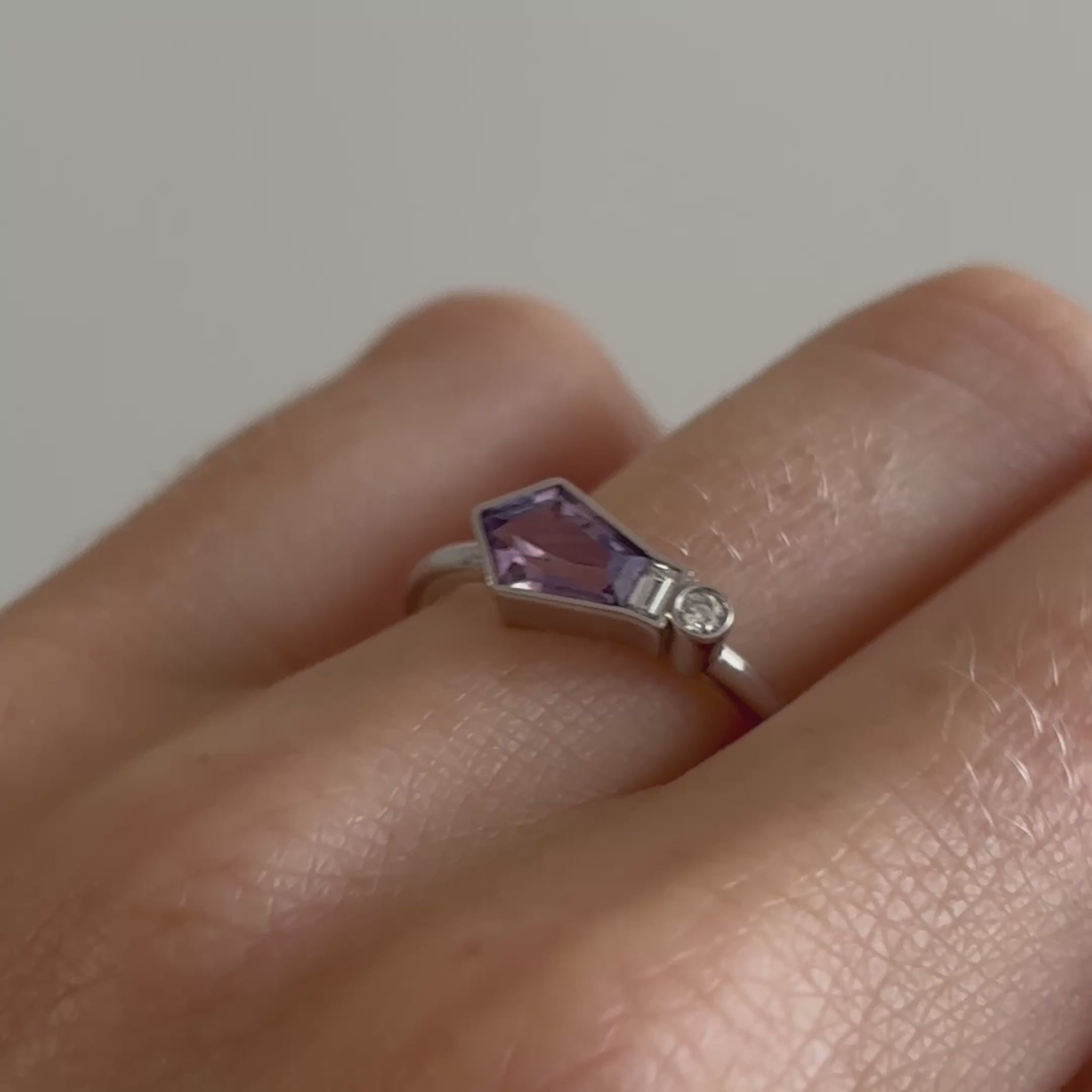 0.97ct Sapphire and Diamond Linear Band