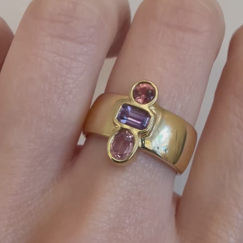 Amethyst Relic Ring [on hand]