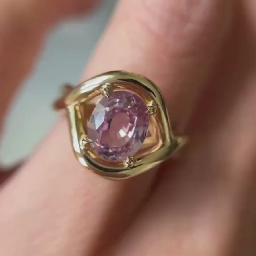 Video of 3.06ct Pink Sapphire Marrow x Sammi Florence Ring on hand