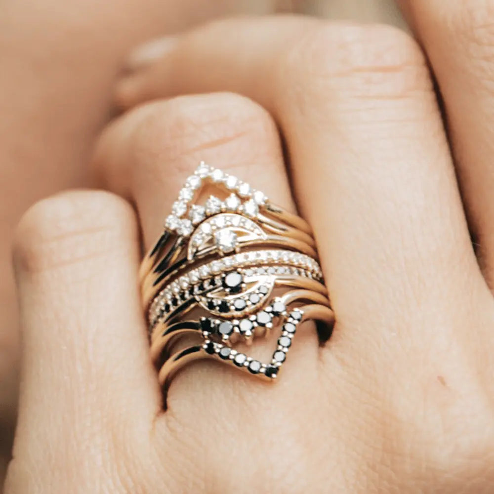 Black diamond eternity wedding band | Honestweddingadvice.com