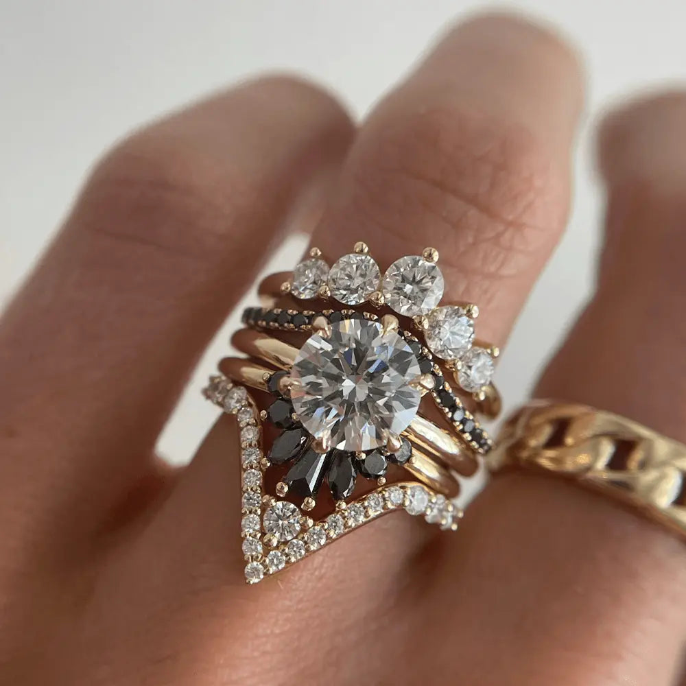 White Diamond Divine Triangle Ring Marrow Fine
